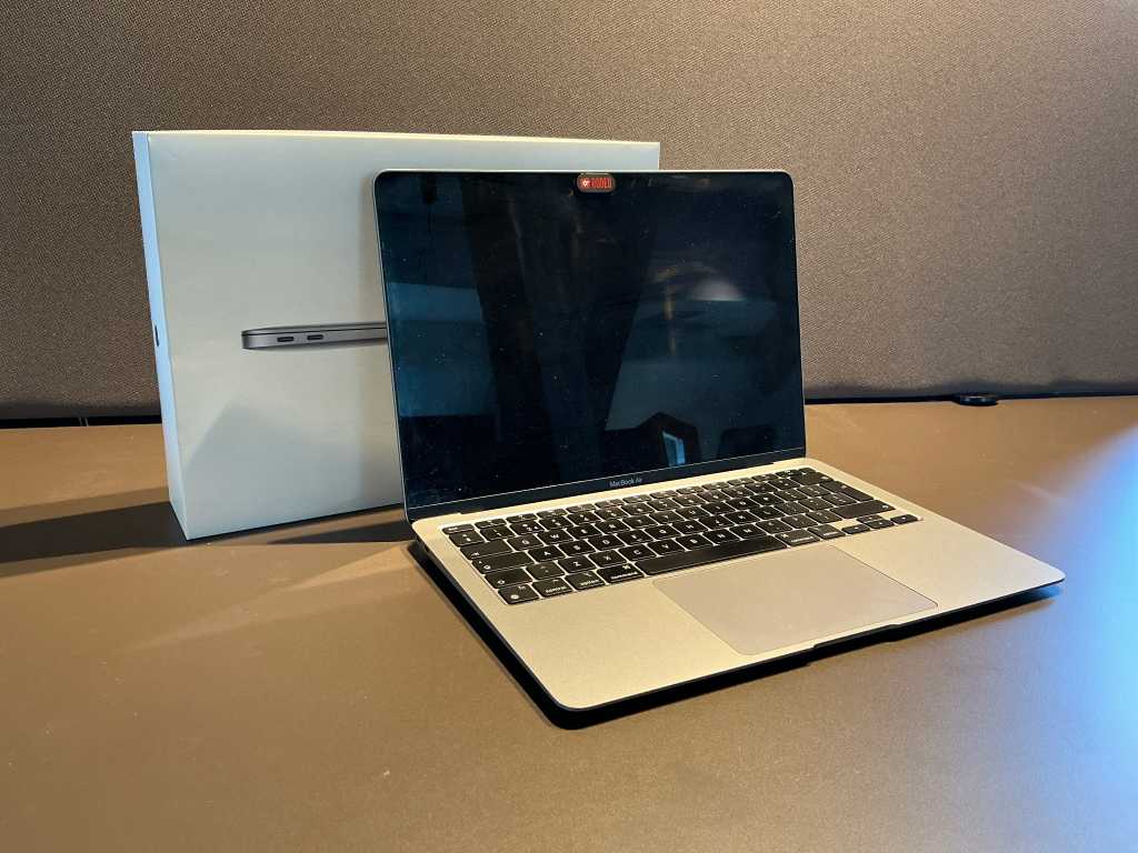 Apple Macbook Air 13 inch (A2337) Laptop